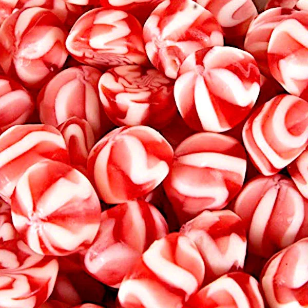 Strawberry Twist Kisses 100g